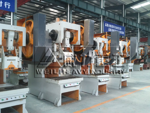 大噸位200噸鋼板固定臺(tái)沖床現(xiàn)貨